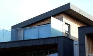 Modern huis met schuin-opstaand dak